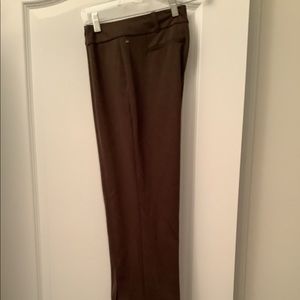size 6 Brown capris New York and Company